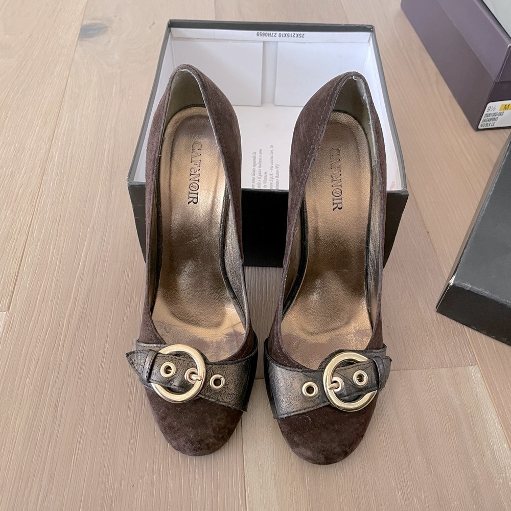 Cafe Noir Suede Heels